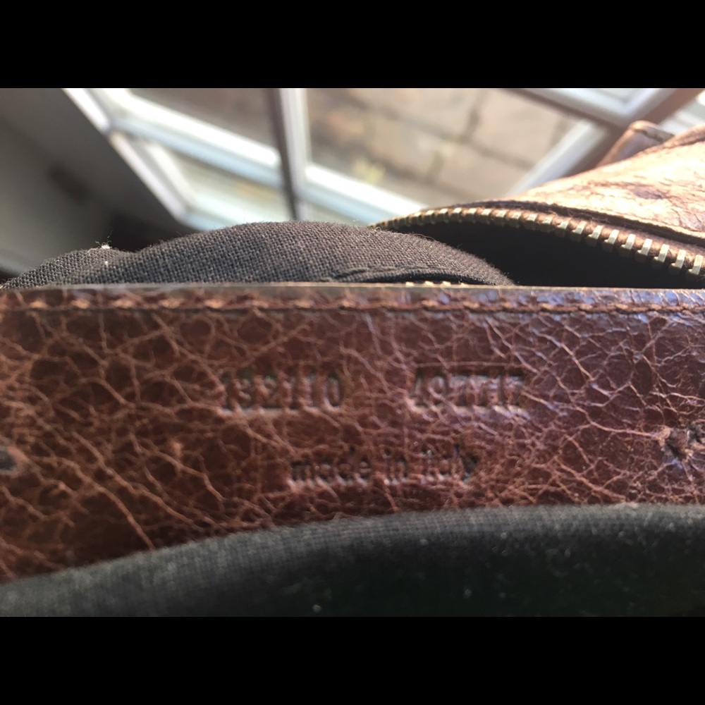 Balenciaga Distressed Brown Leather Shoulder Bag - Picture 5 of 8
